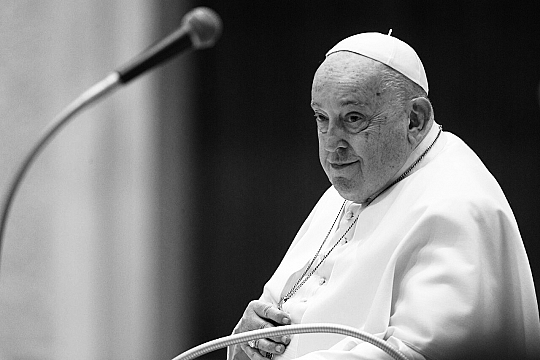 Papież Franciszek nie żyje