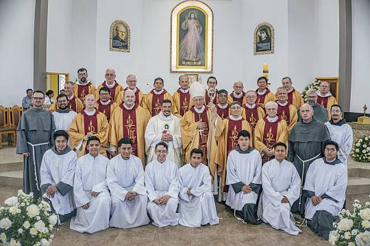 Święcenia kapłańskie o. Oskara Gaóna w Santo Domingo
