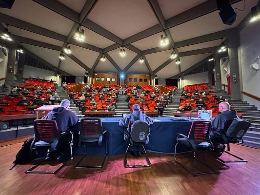 Oficjalne rozpoczęcie 203. Kapituły Generalnej