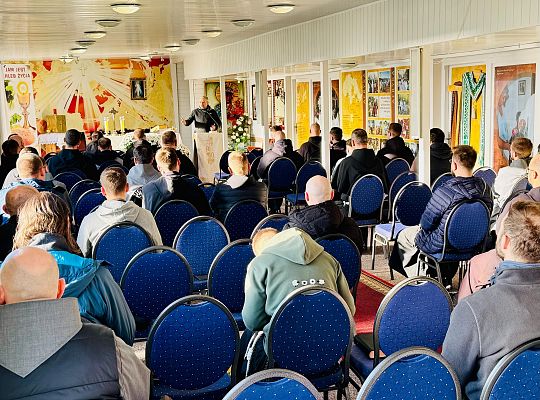 Formacja młodych braci z federacji FEMO