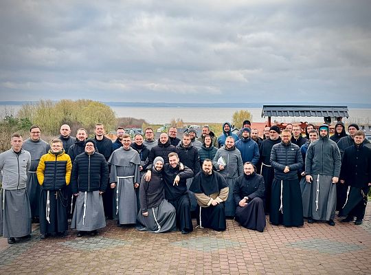 Formacja młodych braci z federacji FEMO