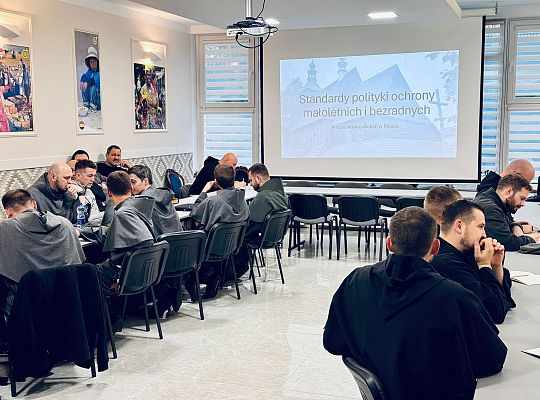 Formacja młodych braci z federacji FEMO