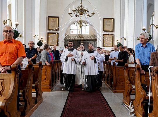 „Jak mogliście to uczynić, kapłani, że trzymając Go w dłoniach, nie oszaleliście z miłości?”