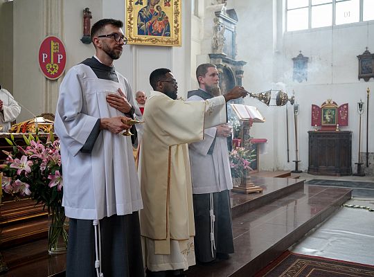 „Jak mogliście to uczynić, kapłani, że trzymając Go w dłoniach, nie oszaleliście z miłości?”