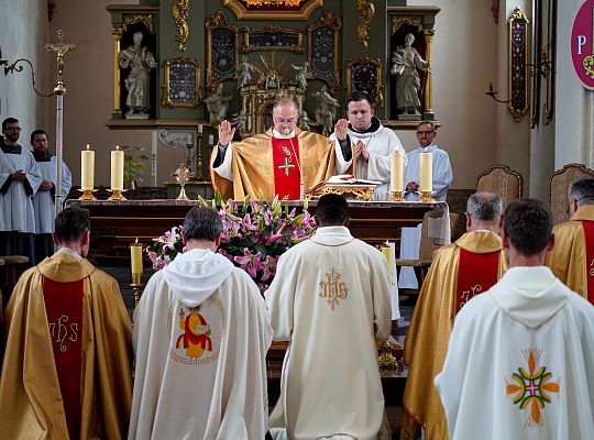 „Jak mogliście to uczynić, kapłani, że trzymając Go w dłoniach, nie oszaleliście z miłości?”