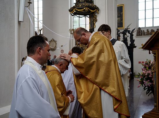 „Jak mogliście to uczynić, kapłani, że trzymając Go w dłoniach, nie oszaleliście z miłości?”