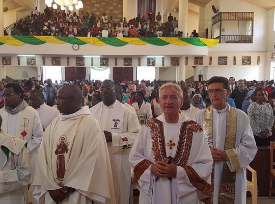 Grafika #11: Kenia: święcenia kapłańskie i diakonatu