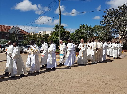 Grafika #0: Kenia: święcenia kapłańskie i diakonatu