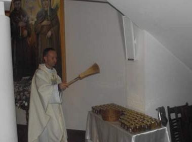 Grafika #1: Olsztyn: Miód od św. Franciszka