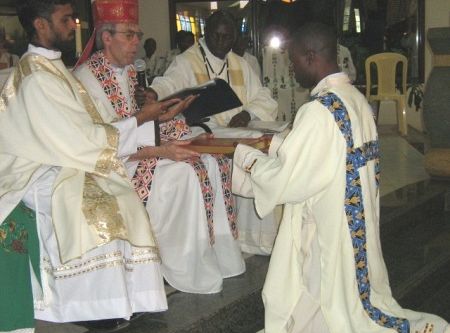 Grafika #1: Święcenia diakonatu w Kenii 2011