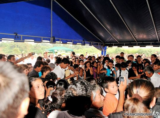 Grafika #23: Santo Domingo: pogrzeb o. Mirka Karczewskiego