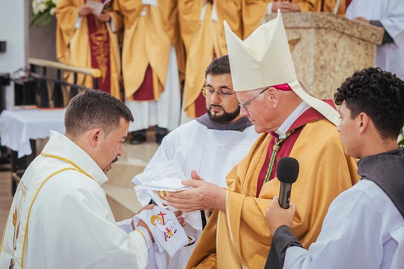 Święcenia prezbiteratu w Ekwadorze